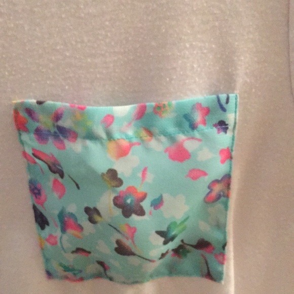 Flowery White T-Shirt - Picture 3 of 4